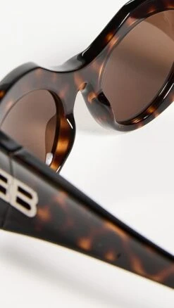 Balenciaga Hourglass Oversized Sunglasses -Deals Madewell Store balen301241c4ad 1677255040573 2 0. UX357 QL90