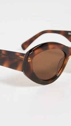 Chimi 09 Sunglasses -Deals Madewell Store chimi3003014733 1639500826007 2 0. UX357 QL90