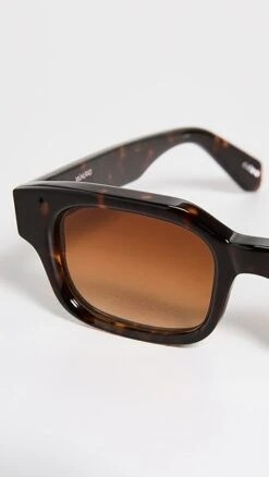 Chimi Muhlrad Sunglasses -Deals Madewell Store chimi3004814733 1676919300426 2 0. UX357 QL90