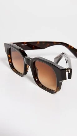 Chimi Muhlrad Sunglasses -Deals Madewell Store chimi3004814733 1676919300467 2 0. UX357 QL90