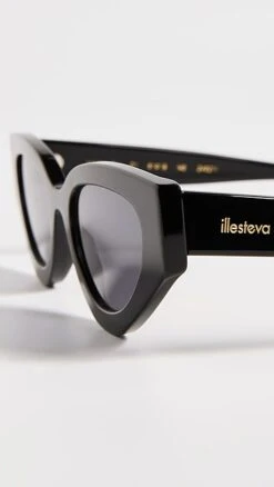 Illesteva Mary Lou 51 Black With Grey Flat Lenses -Deals Madewell Store illes304831dddd 1676481282124 2 0. UX357 QL90