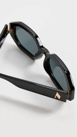 Linda Farrow Irene Sunglasses -Deals Madewell Store lindx303871c7c2 1669843018506 2 0. UX357 QL90
