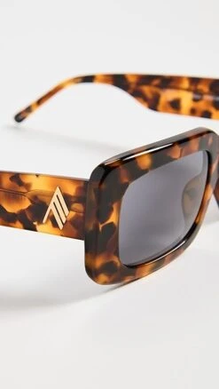 Linda Farrow Jorja T-Shell Sunglasses -Deals Madewell Store lindx303951160f 1669908365684 2 0. UX357 QL90