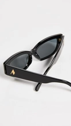 Linda Farrow Vanessa Black Sunglasses -Deals Madewell Store lindx303981c7c2 1669761910963 2 0. UX357 QL90