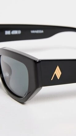 Linda Farrow Vanessa Black Sunglasses -Deals Madewell Store lindx303981c7c2 1669761911009 2 0. UX357 QL90