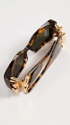 Stella McCartney Rectangular Chain Sunglasses 10 Stella McCartney Rectangular Chain Sunglasses -Deals Madewell Store stela2197871493 1668209353171 2 0. UX357 QL90